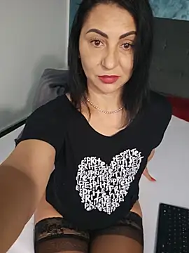 Snapshot of charrlote_love chatting on July 13, 2026, 1:43 pm charrlote love online show from July 13, 2026, 1:43 pm