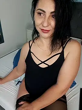 Snapshot of charrlote_love chatting on June 11, 2026, 3:03 am charrlote love online show from June 11, 2026, 3:03 am