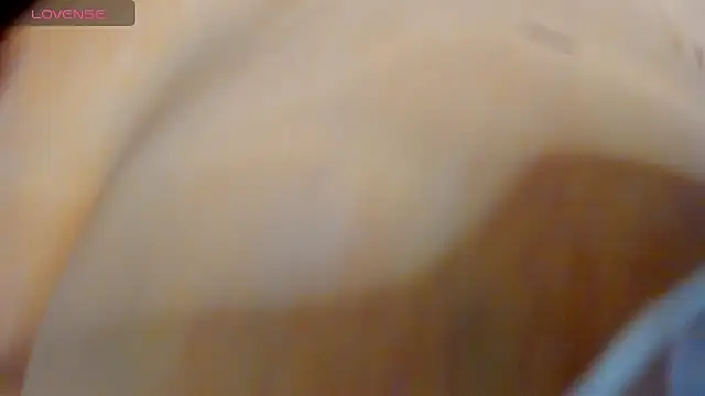 Dephne   online show from December 1, 2025, 8:53 pm