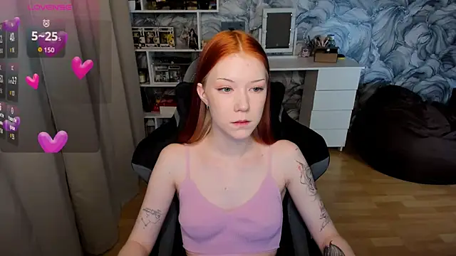 Snapshot of litl_Mia chatting on October 28, 2025, 4:39 pm litl Mia online show from October 28, 2025, 4:39 pm