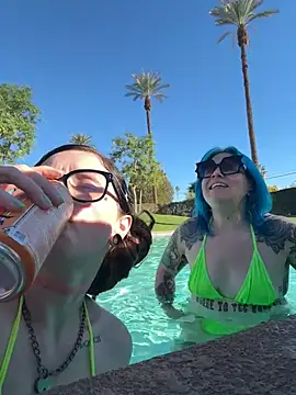 Snapshot of BlaizeyBBy chatting on November 8, 2025, 10:35 pm BlaizeyBBy online show from November 8, 2025, 10:35 pm