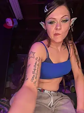 Snapshot of BlaizeyBBy chatting on November 27, 2025, 1:50 am BlaizeyBBy online show from November 27, 2025, 1:50 am