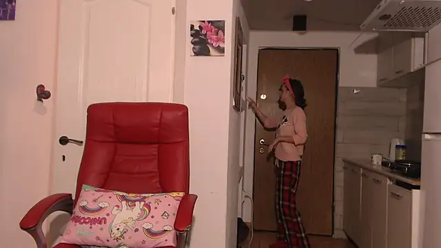 Snapshot of simyhvn chatting on February 14, 2026, 5:40 am simyhvn online show from February 14, 2026, 5:40 am