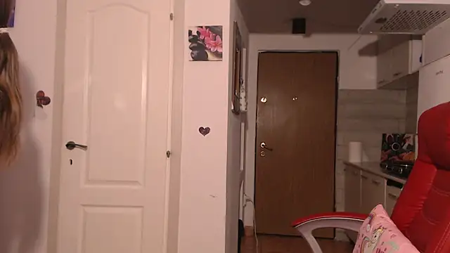 simyhvn online show from April 8, 2026, 4:14 am