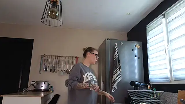 Sacha-xx online show from February 17, 2026, 8:22 am