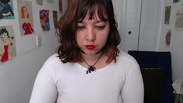 soynanabela28 online show from May 19, 2026, 6:59 pm