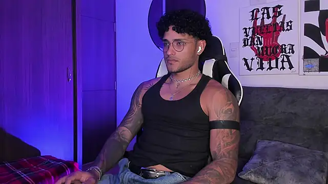 Alessandro Vanni online show from March 18, 2026, 2:37 am