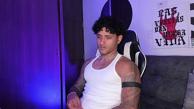 Alessandro Vanni online show from March 13, 2026, 1:43 am