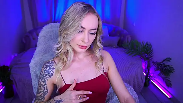 GraceCandy online show from November 28, 2025, 9:59 pm