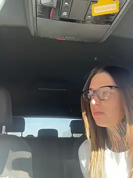 joanaelaa online show from March 4, 2026, 1:41 pm