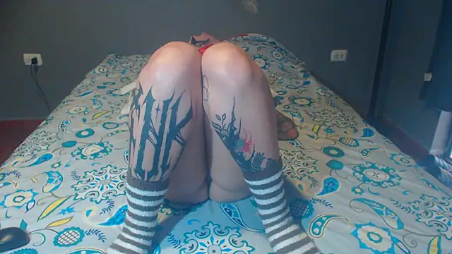 Snapshot of Tattoodreams_lucy chatting on April 25, 2026, 9:45 pm Tattoodreams lucy online show from April 25, 2026, 9:45 pm