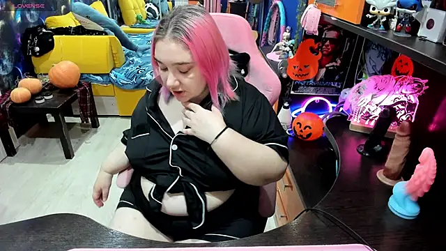 Softie Sofy online show from October 30, 2025, 2:21 am