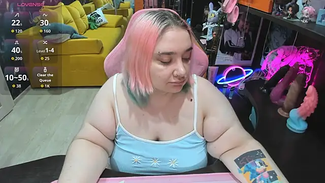 Softie Sofy online show from May 26, 2026, 3:15 am