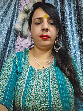cute-tanvi online show from May 26, 2026, 1:42 pm