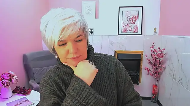 CarmenSoft online show from April 7, 2026, 8:54 pm