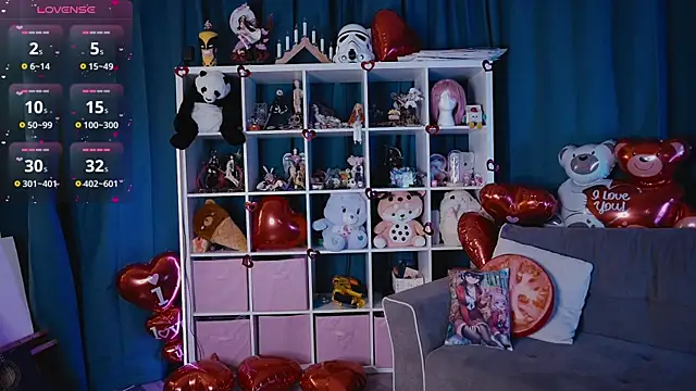 Snapshot of MadnessAlison chatting on February 12, 2025, 7:13 pm MadnessAlison online show from February 12, 2025, 7:13 pm