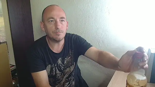 Johan   Barker online show from November 8, 2025, 1:03 pm