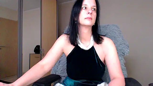 Snapshot of _Sweetlonglips_ chatting on December 8, 2024, 9:24 am  Sweetlonglips  online show from December 8, 2024, 9:24 am