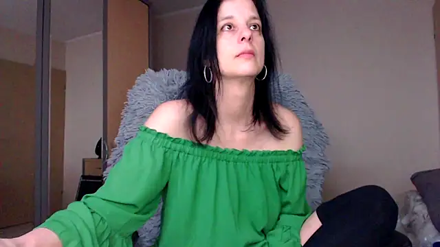 Snapshot of _Sweetlonglips_ chatting on February 14, 2025, 1:18 pm  Sweetlonglips  online show from February 14, 2025, 1:18 pm