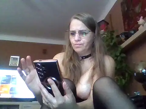 Blonikicia online show from November 27, 2025, 9:43 am