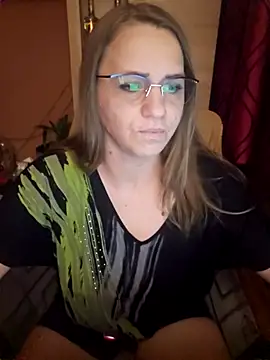 Blonikicia online show from December 1, 2025, 5:19 am