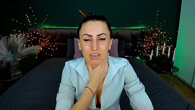 Snapshot of Rebecca_Diamond chatting on February 26, 2026, 6:46 am Rebecca Diamond online show from February 26, 2026, 6:46 am