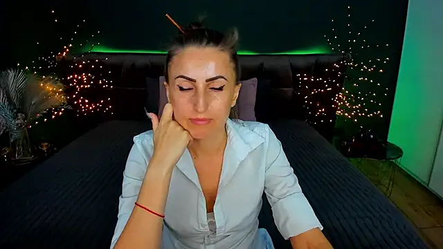 Rebecca Diamond online show from September 20, 2025, 11:59 am