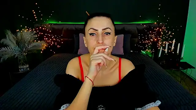 Snapshot of Rebecca_Diamond chatting on February 25, 2026, 6:57 am Rebecca Diamond online show from February 25, 2026, 6:57 am