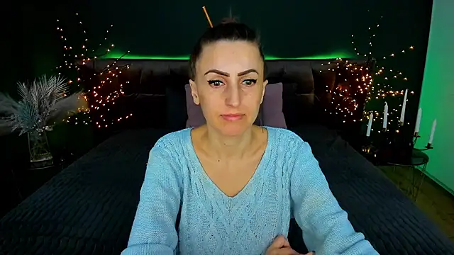 Snapshot of Rebecca_Diamond chatting on February 3, 2026, 6:33 am Rebecca Diamond online show from February 3, 2026, 6:33 am