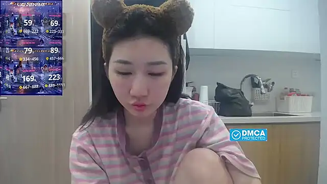 Asiagirll online show from April 17, 2026, 1:19 am