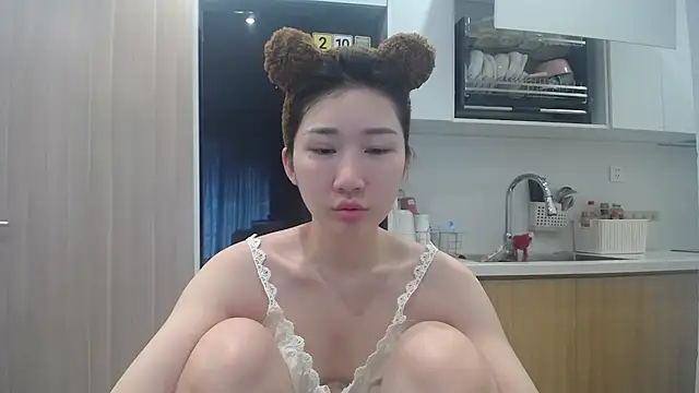 Asiagirll online show from May 18, 2026, 3:17 am