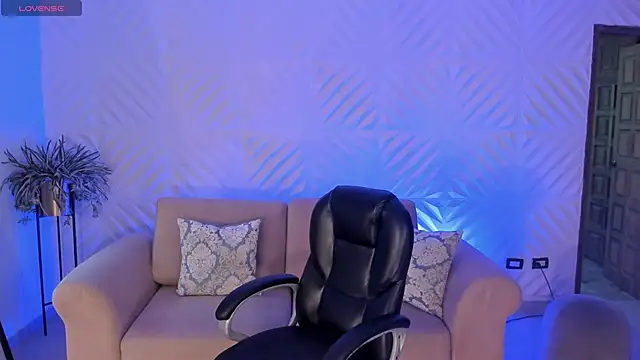 AbellaCroft online show from January 11, 2026, 1:07 pm