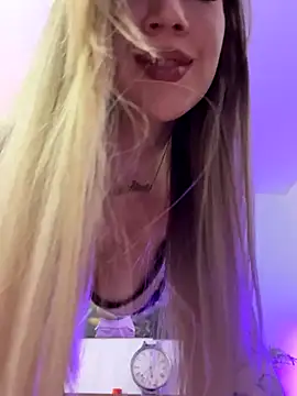 Cute-Alice online show from November 5, 2025, 7:39 pm