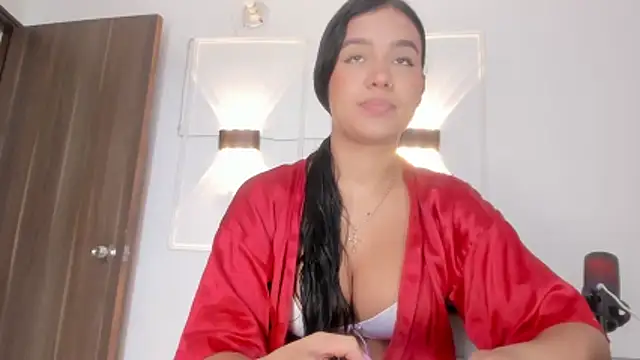 Snapshot of Hanna_Risso chatting on June 12, 2026, 5:10 pm Hanna Risso online show from June 12, 2026, 5:10 pm