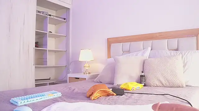 elena mature online show from December 5, 2025, 6:06 pm