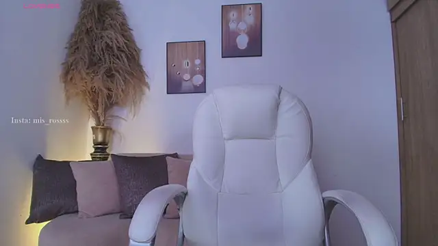 Snapshot of octavia_rouse chatting on May 20, 2026, 8:06 pm octavia rouse online show from May 20, 2026, 8:06 pm