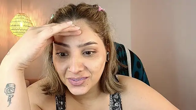 Snapshot of YummyAnna_ chatting on June 10, 2026, 8:21 pm YummyAnna online show from June 10, 2026, 8:21 pm
