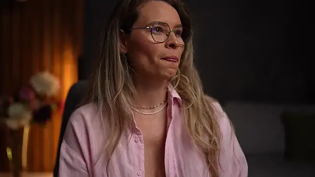 BrandyWhite online show from November 25, 2025, 5:19 am