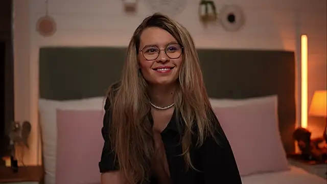 BrandyWhite online show from March 28, 2026, 4:57 am