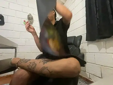 Max TheHorseDick online show from June 6, 2026, 9:42 pm