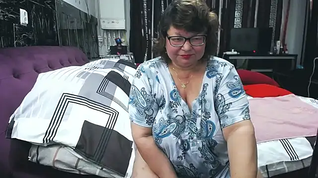 SweetMommaX online show from June 9, 2026, 1:45 pm