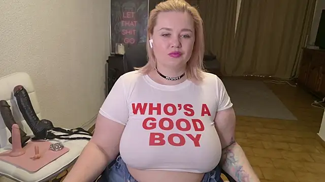 Snapshot of MargotGrey chatting on February 19, 2026, 12:02 pm MargotGrey online show from February 19, 2026, 12:02 pm