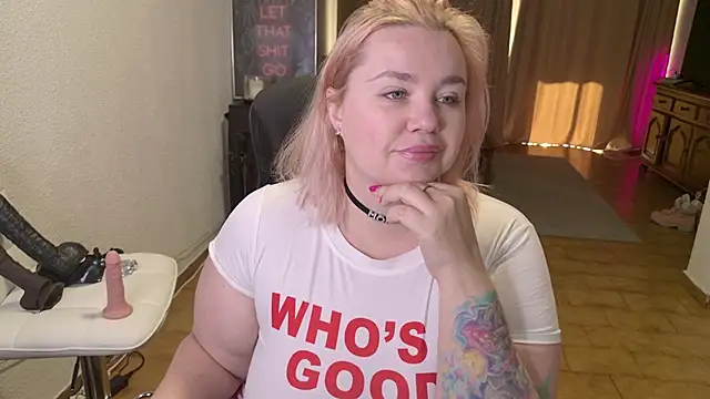 Snapshot of MargotGrey chatting on February 7, 2026, 9:06 am MargotGrey online show from February 7, 2026, 9:06 am