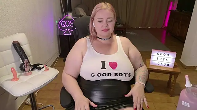 Snapshot of MargotGrey chatting on May 2, 2026, 7:13 am MargotGrey online show from May 2, 2026, 7:13 am