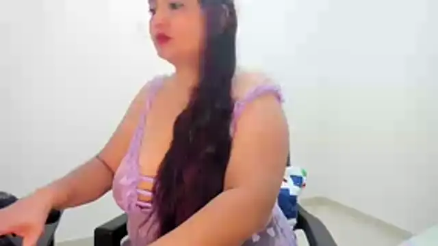 Snapshot of HUGEBOOBS_MILF chatting on November 11, 2025, 12:33 pm HUGEBOOBS MILF online show from November 11, 2025, 12:33 pm