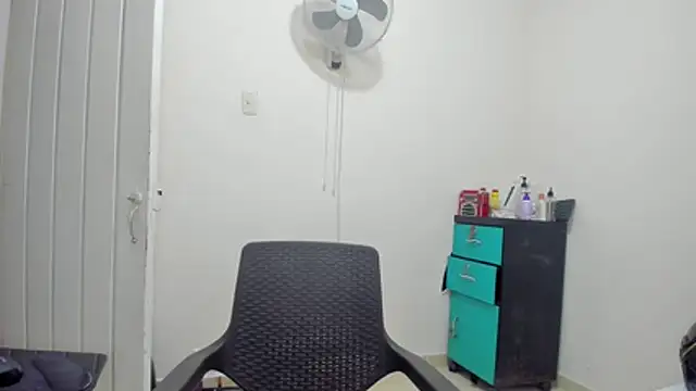HUGEBOOBS MILF online show from May 26, 2026, 12:47 pm