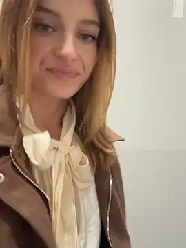 -AngelAri- online show from October 24, 2025, 9:08 am