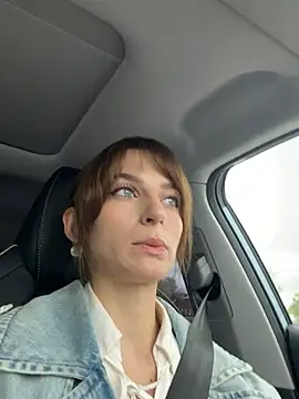 Snapshot of -AngelAri- chatting on July 5, 2026, 9:16 am -AngelAri- online show from July 5, 2026, 9:16 am