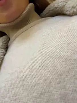 -AngelAri- online show from October 2, 2025, 6:11 pm