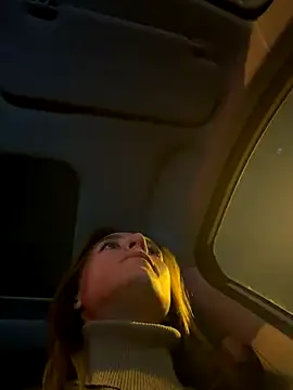 -AngelAri- online show from November 14, 2025, 6:11 pm